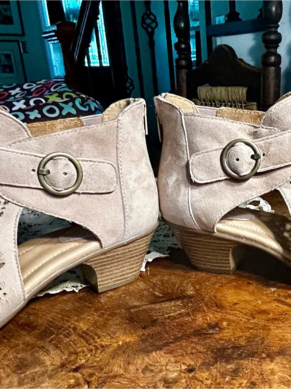 Women’s Beige Leather Buckle Zip Ankle Fashion Boots Size 11 by Earth - Picture 7 of 11